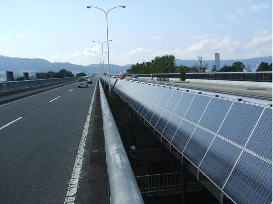 近江大橋太陽光発電システム